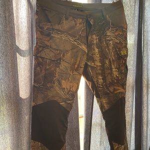 Under Armour Hunting pant. Realtree xtra, storm 2.